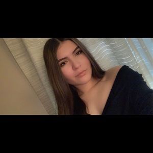 Meet your Posher, Nia